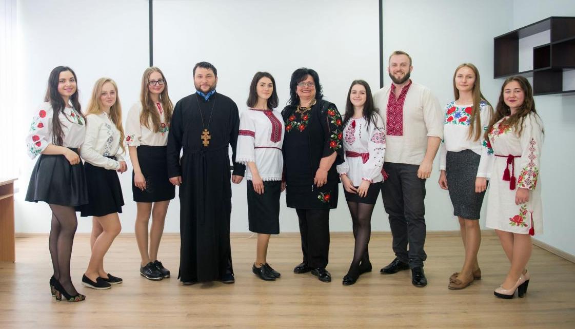 На філфаку УжНУ презентували «Лепту біблійної мудрості»