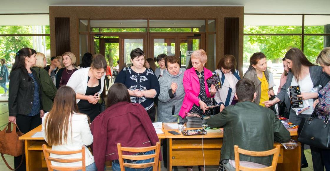 В УжНУ освітяни Західної України обговорювали особливості викладання української в НУШ