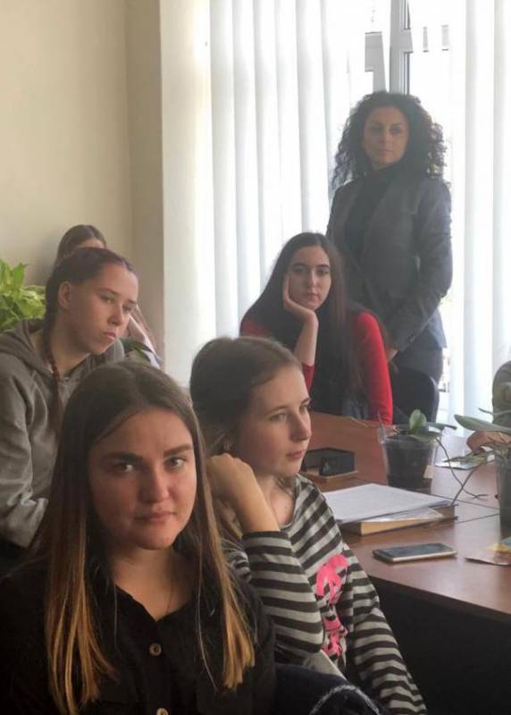 Ужгородські школярі спілкувалися з викладачами кафедри психології