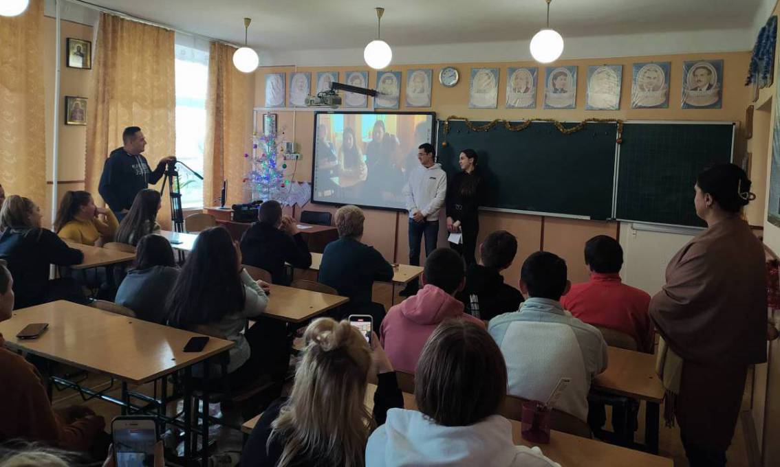 Медійники УжНУ розпочали профорієнтаційні поїздки школами Закарпаття