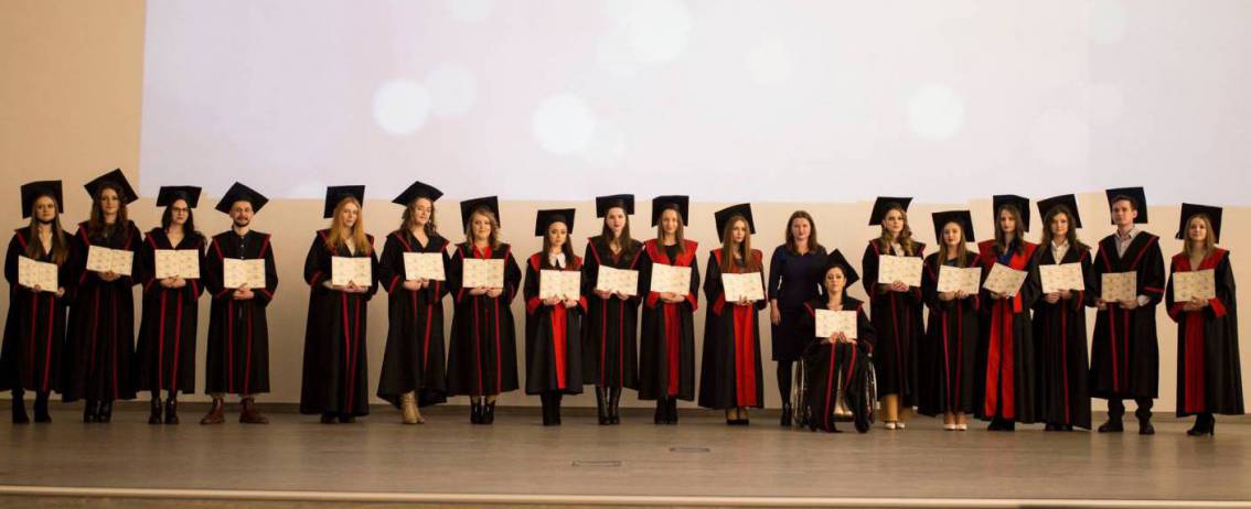 Змінили піжами на мантії: після дистанційного навчання магістри-біологи – з дипломами