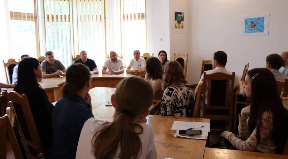 Студенти та викладачі УжНУ стажуються у відділах Держекоінспекції в Закарпатській області