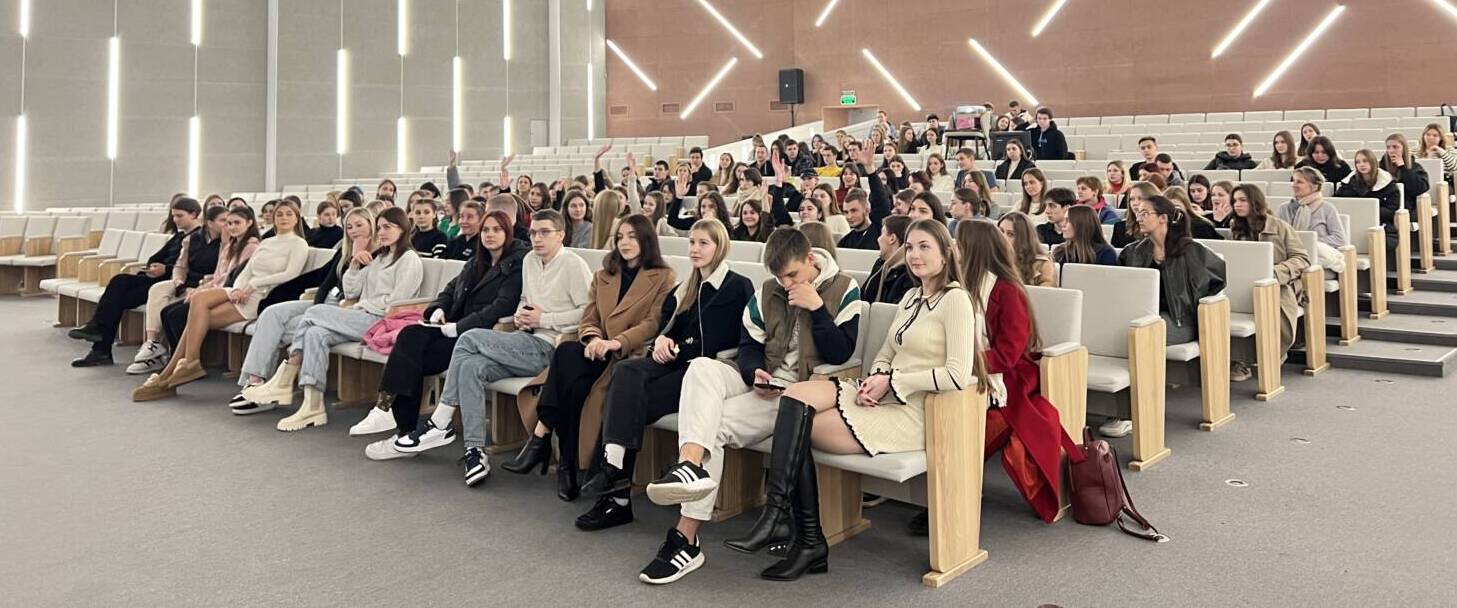 А ви стикалися з хабарництвом в університеті? Студентство Закарпаття дізнавалося про антикорупцію та доброчесність