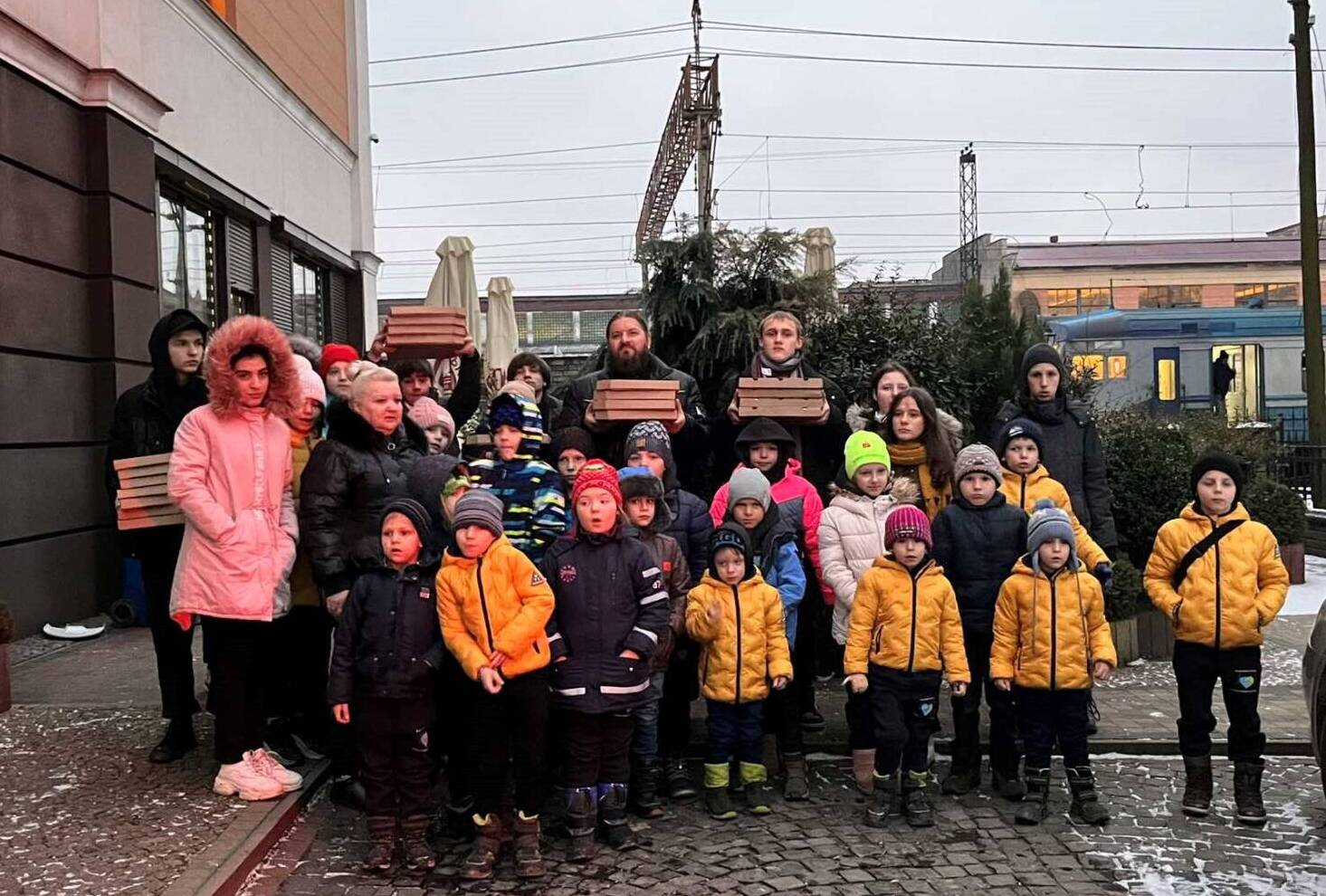 Факультет туризму та МК зреалізував туристичний проєкт для переселених на Закарпаття дітей-сиріт