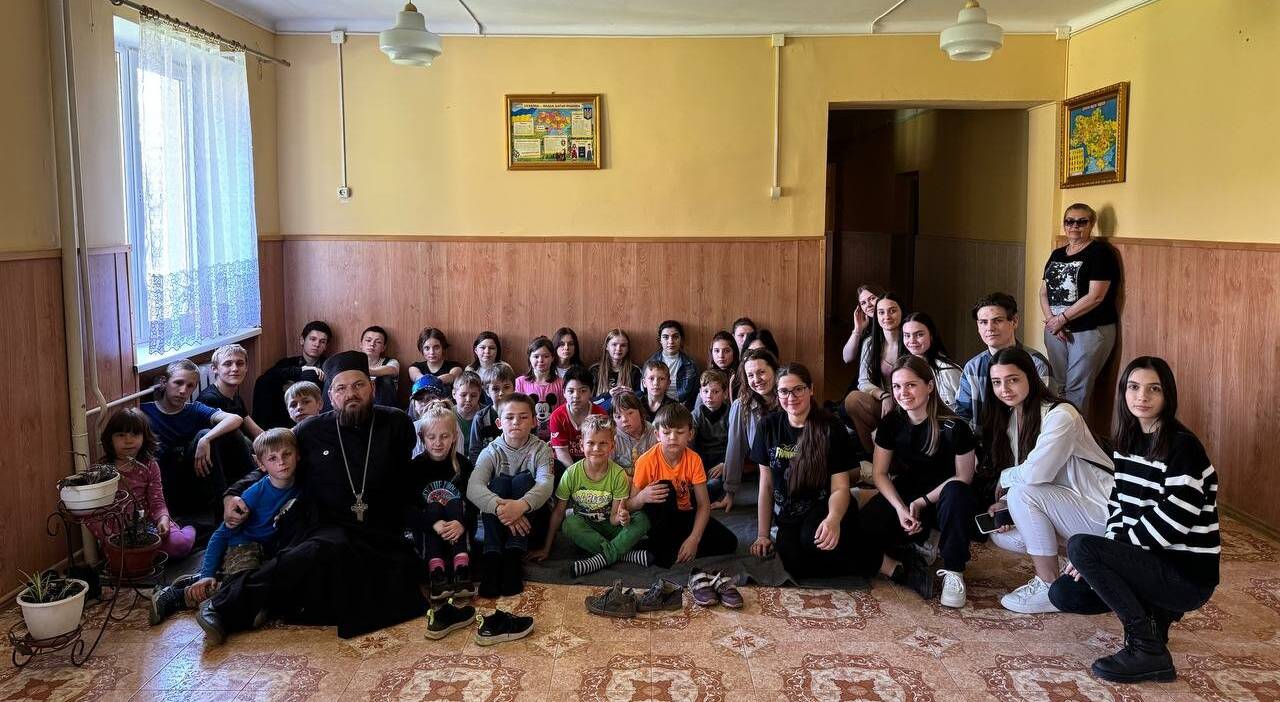 Факультет туризму та МК зреалізував туристичний проєкт для переселених на Закарпаття дітей-сиріт