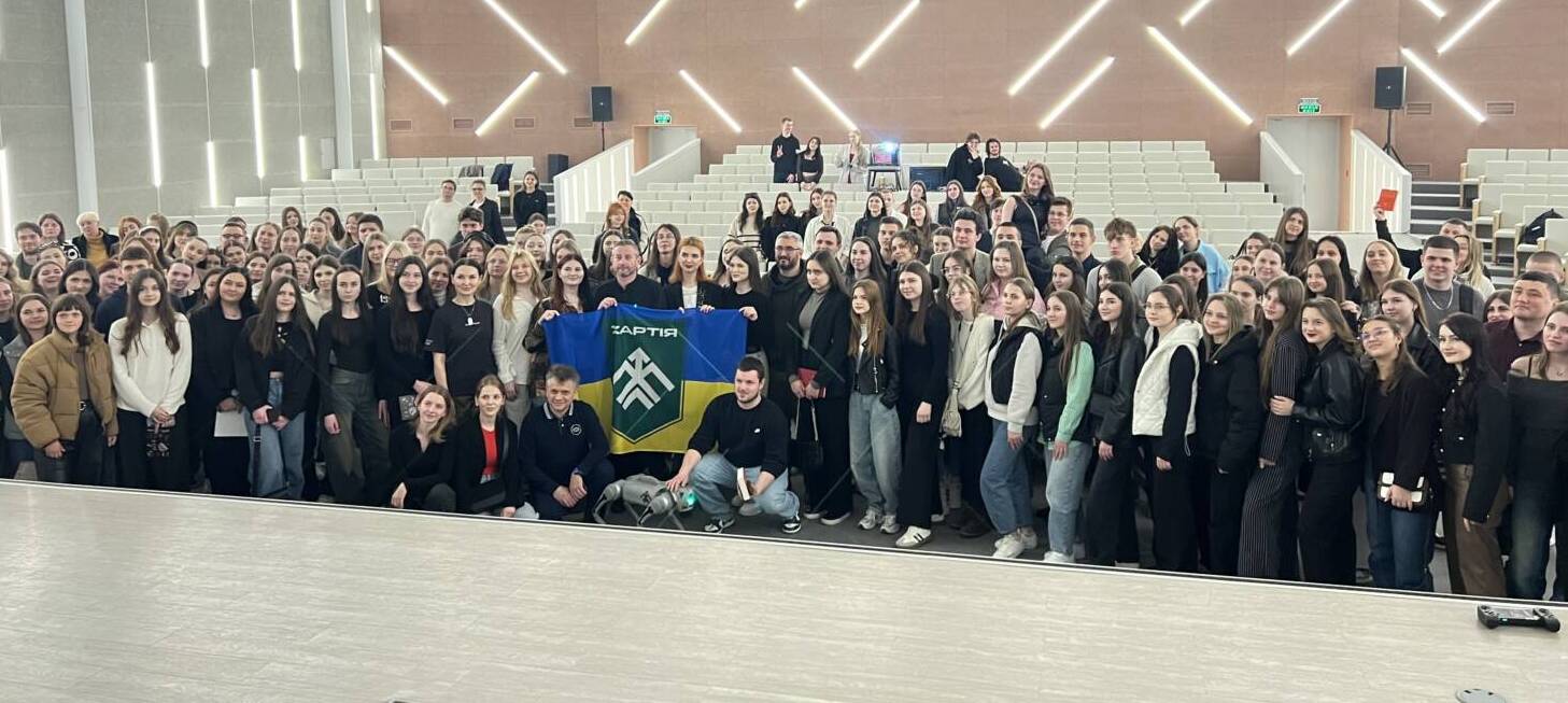 Жадан, Кіпіані та робопес Елвіс – в УжНУ