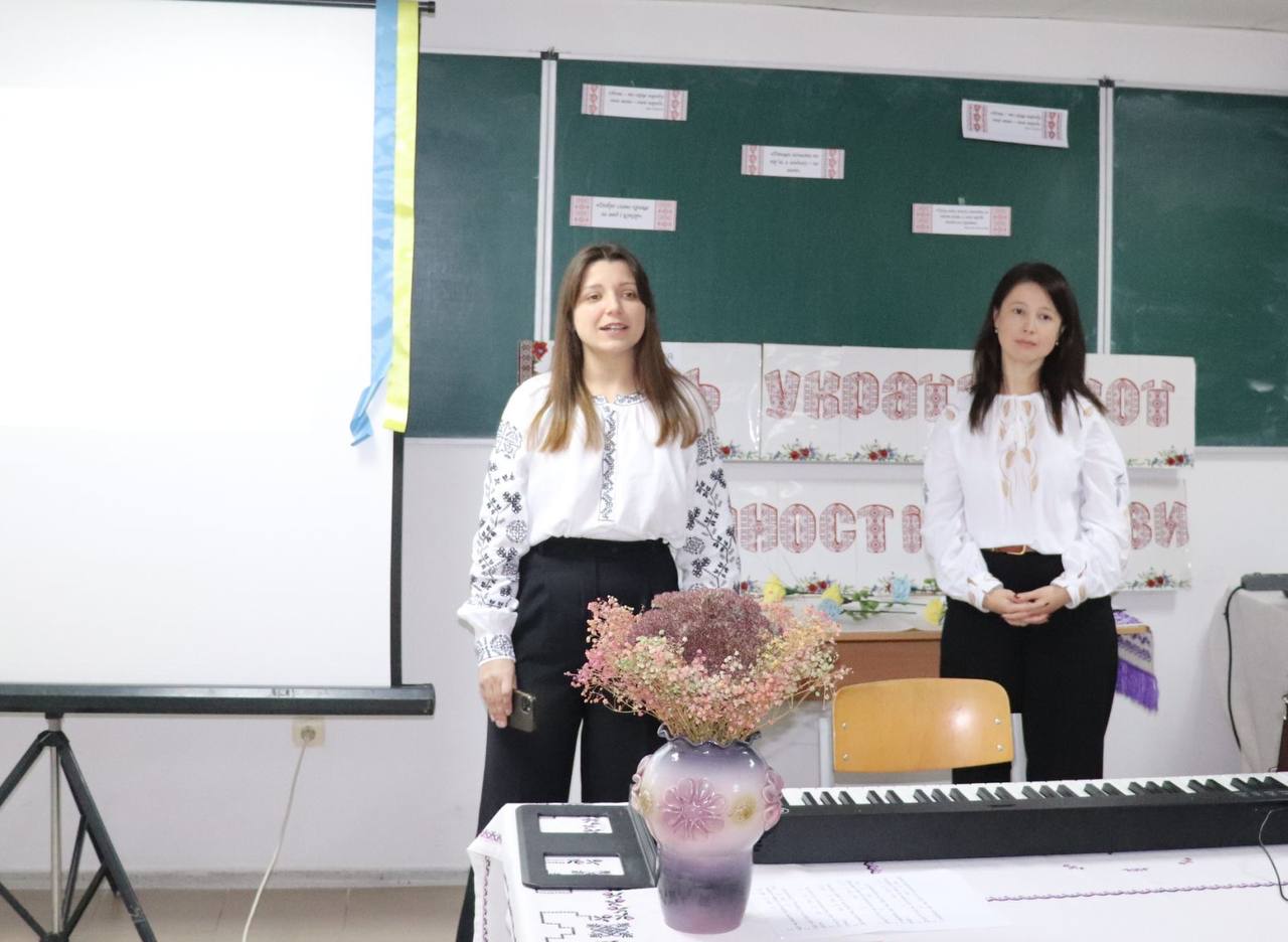 День української писемності та мови Природничо-гуманітарний фаховий коледж УжНУ відзначив із колегами з філологічного факультету