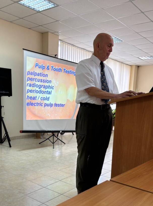 Зі студентами ННІ стоматології та лабораторної медицини ділилися досвідом провідні українські та закордонні фахівці