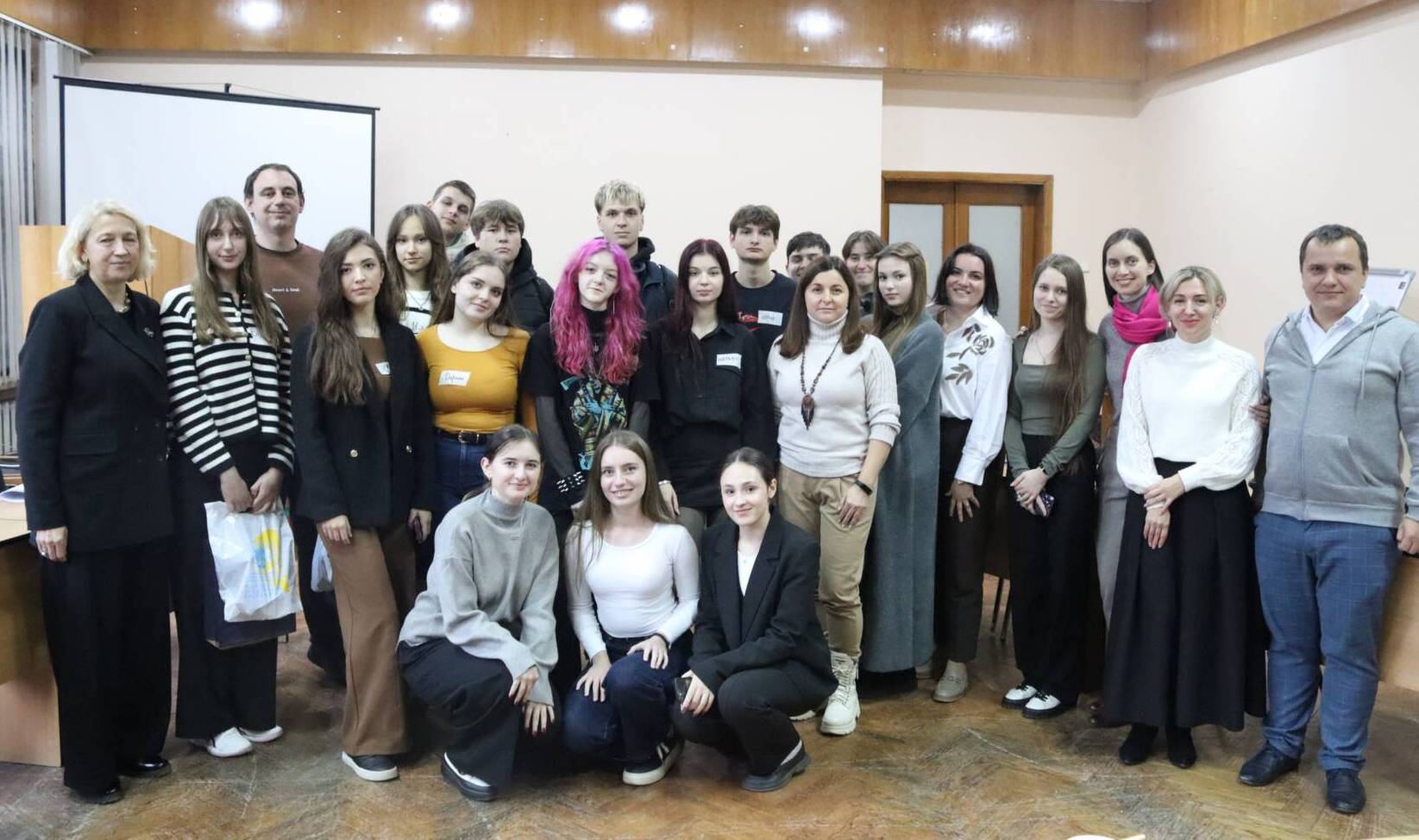 До 80-річчя університету студенти змагалися в дебатах на тему ролі ШІ в освіті