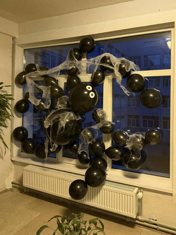 На ФМЦТ відзначили Геловін тематичними конкурсами і «викраденням» студентів із аудиторій