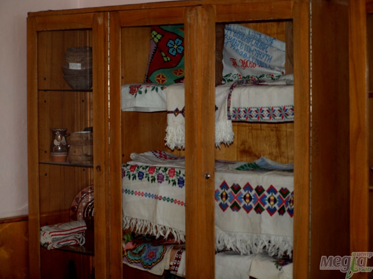 В УжНУ створили навчально-дослідницьку лабораторію української літератури та фольклору Закарпаття