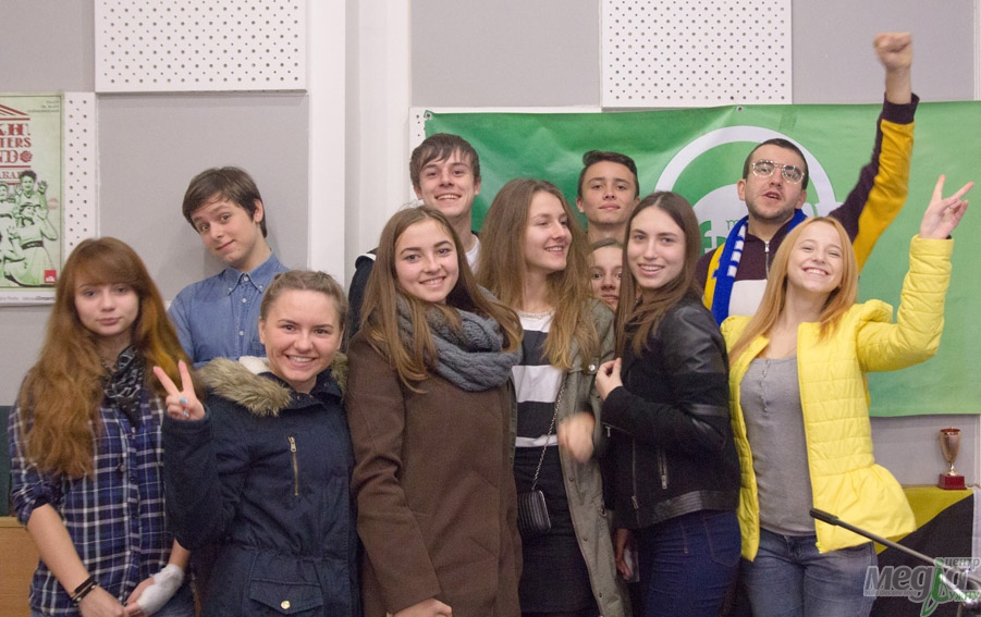 Студенти-журналісти побували на радіо Тиса ФМ