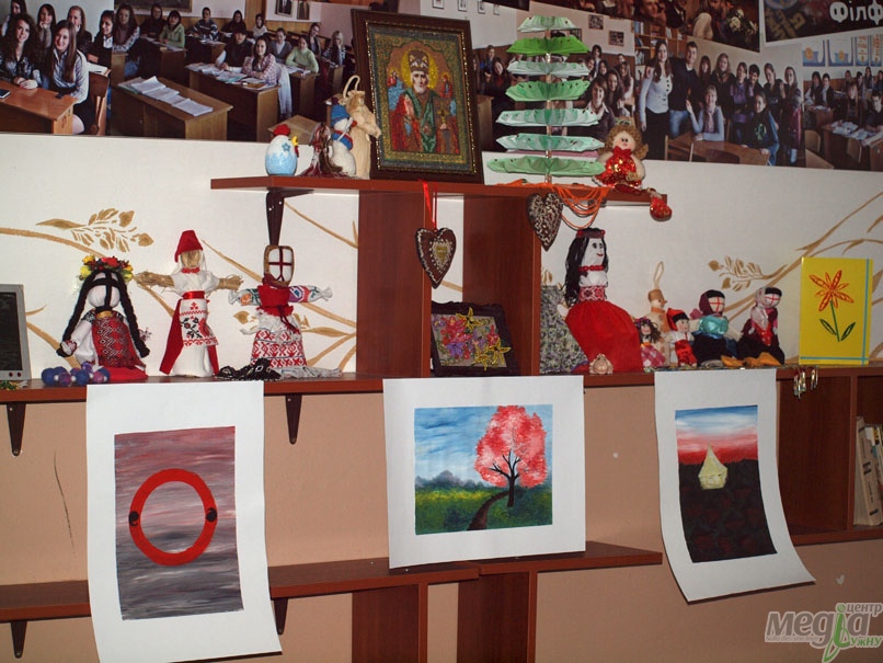 На філфаку експонували таланти студентів