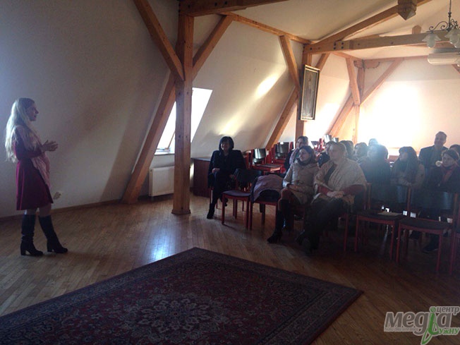 Інститути та центри УжНУ провели спільний семінар