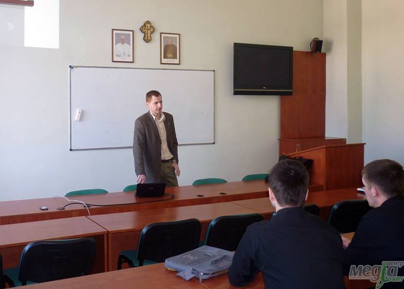 Доцент УжНУ Віктор Кічера прочитав лекцію на Греко-католицькому теологічному факультеті в Пряшеві