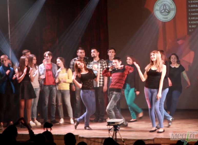 Як ужнівці Лігу сміху гумором штурмували