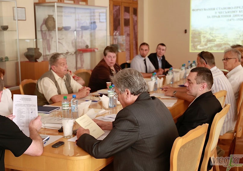 В УжНУ побільшало кандидатів історичних наук