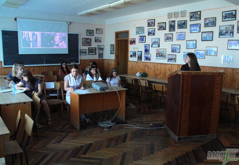 На відділенні журналістики УжНУ випускники-спеціалісти успішно захистили дипломні проекти