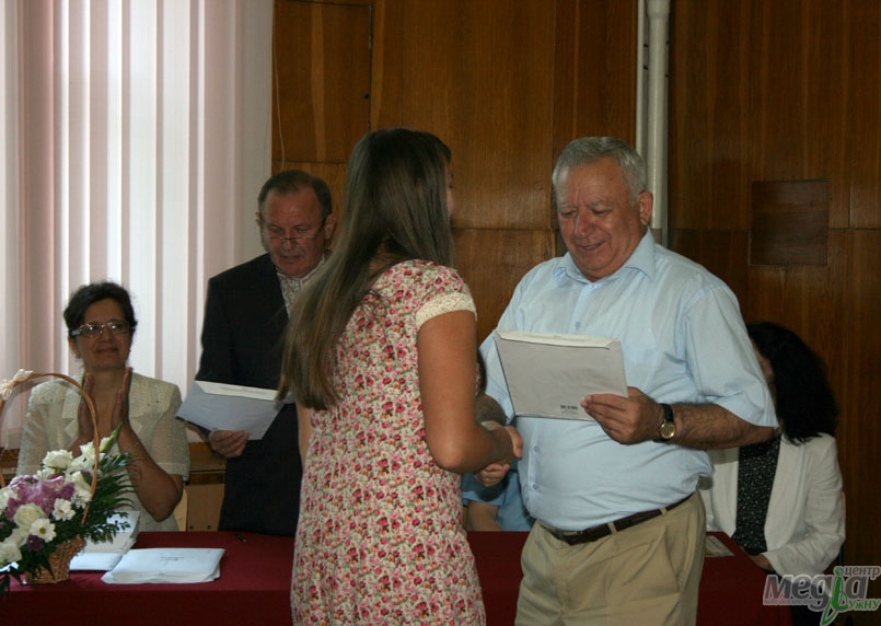 Іти вперед з надією, а обертатися з удячністю – побажали випускникам хімфаку