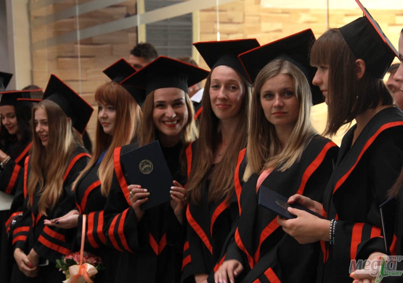 Випускники факультету туризму і МК теж одержали омріяні дипломи