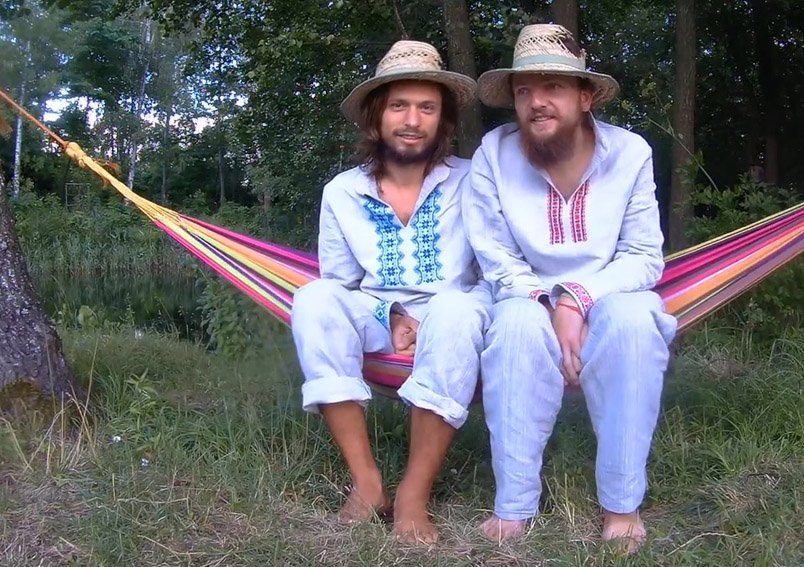 «Вишиваним шляхом» «простобосі» хлопці рушають на Схід з меседжем: подорож. просто. любов