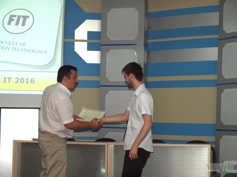 Інформатики УжНУ теж дипломовані!