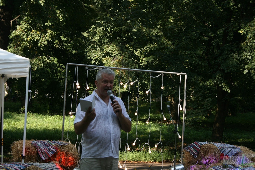 Душевними поетичними рядками поділився і Василь Кузан