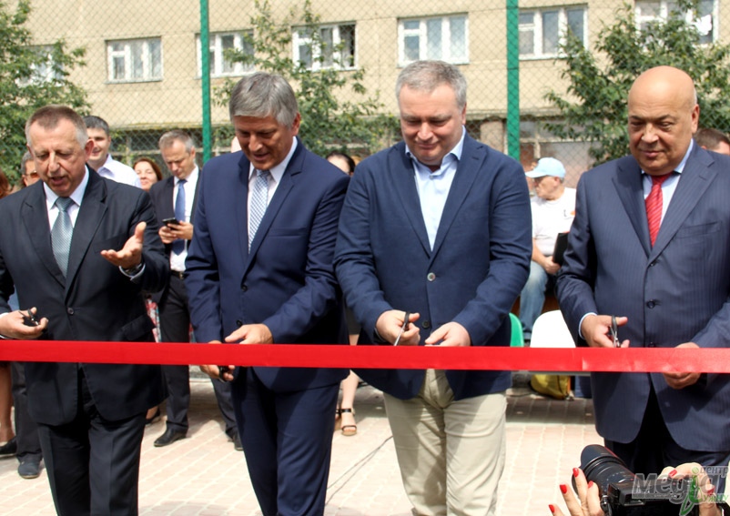 Студентам УжНУ – новий спортивний комплекс просто неба