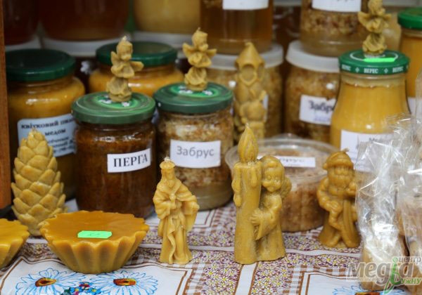 Фестиваль для ласунчиків: в Ужгороді — «Медовий спас»