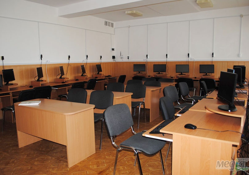 На математичному факультеті обладнали загальноуніверситетський комп’ютерний клас
