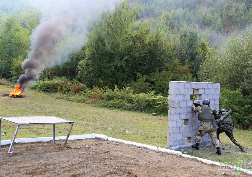 Студенти військової кафедри навчаються на полігоні разом із службовцями Нацгвардії, СБУ, військкомату, поліції та волонтерами