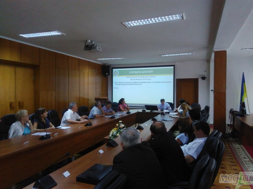 Вчена рада УжНУ обрала делегатів на Всеукраїнський з’їзд вишів