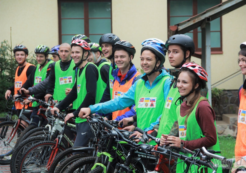 Поблизу Ужгорода стартував студентський міжнародний велотабір