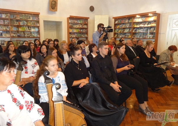 Викладачі УжНУ долучилися до вшанування пам’яті жертв у Бабиному Яру