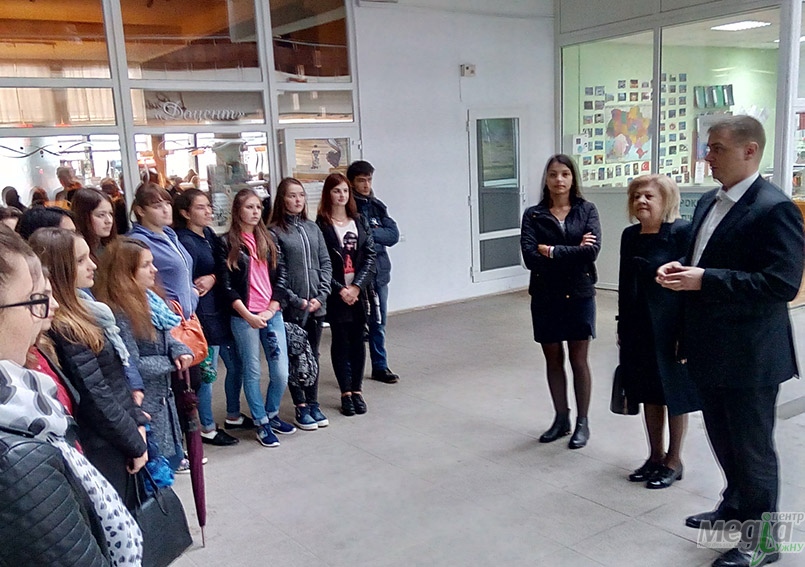 Коледжанам влаштували екскурсію економічним факультетом