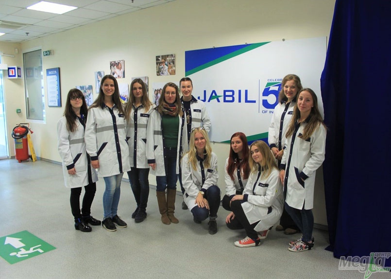 Студенти й викладачі факультету МПМБ мали екскурсію на ТОВ «Джейбіл»