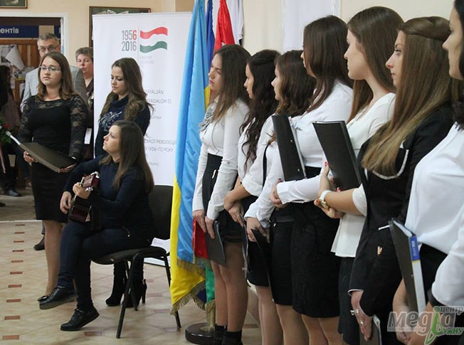 На гуманітарно-природничому факультеті УжНУ вшанували пам’ять загиблих у революції 1956 року в Угорщині