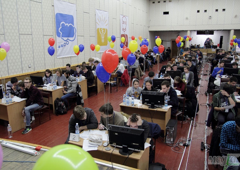 Інформатики УжНУ вийшли до фіналу Чемпіонату світу з алгоритмічного програмування!