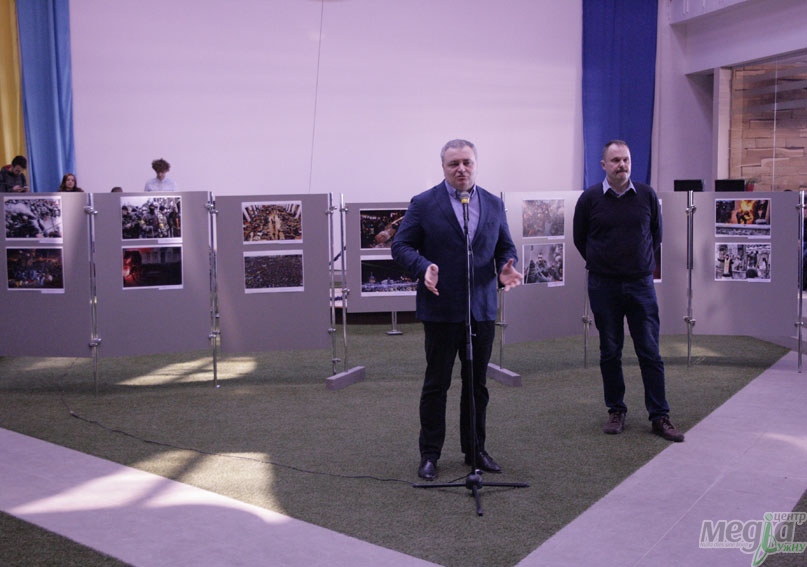 В УжНУ відзначили річницю Революції Гідності та відкрили тематичну фотовиставку