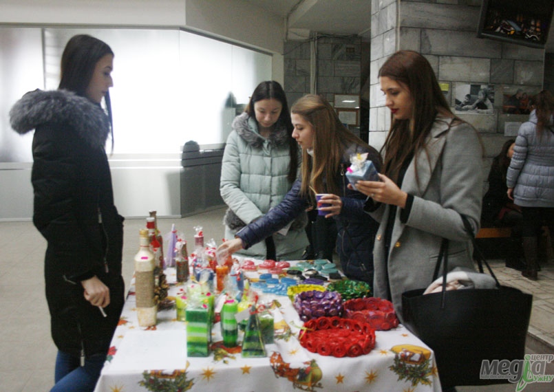 Студентки-міжнародниці ярмаркували з благодійною метою
