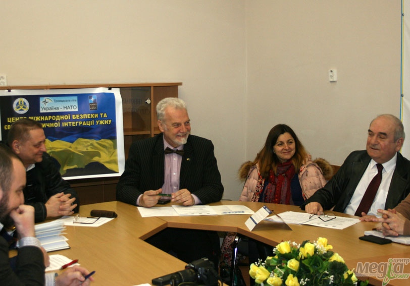 На ФМПМБ організували брифінг до Дня українського дипломата