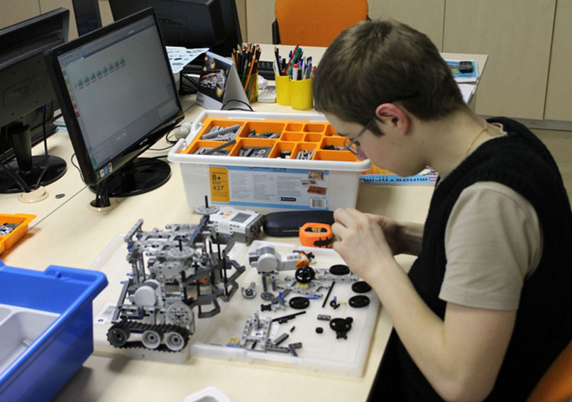 На математичному факультеті навчатимуть робототехніки