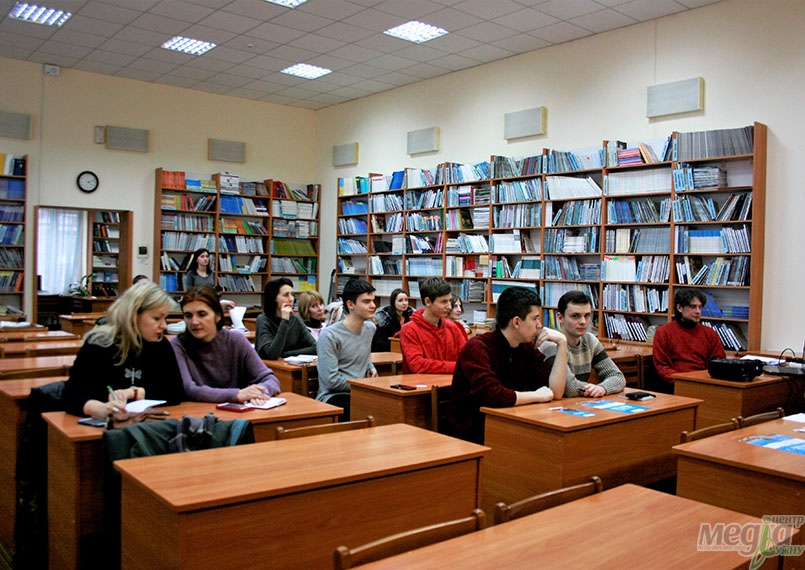 На вебінарі в обласній бібліотеці розповідали про навчання в Австрії та Німеччині