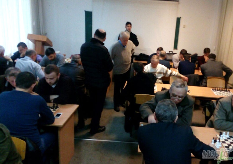 Шаховий етап 10-ї спартакіади УжНУ виграли історики