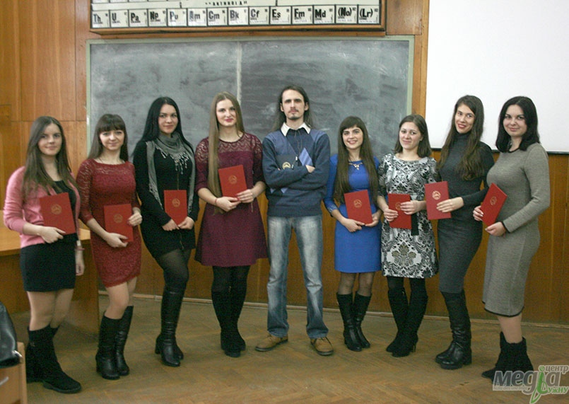 Хімфак відправив у самостійне плавання своїх магістрів