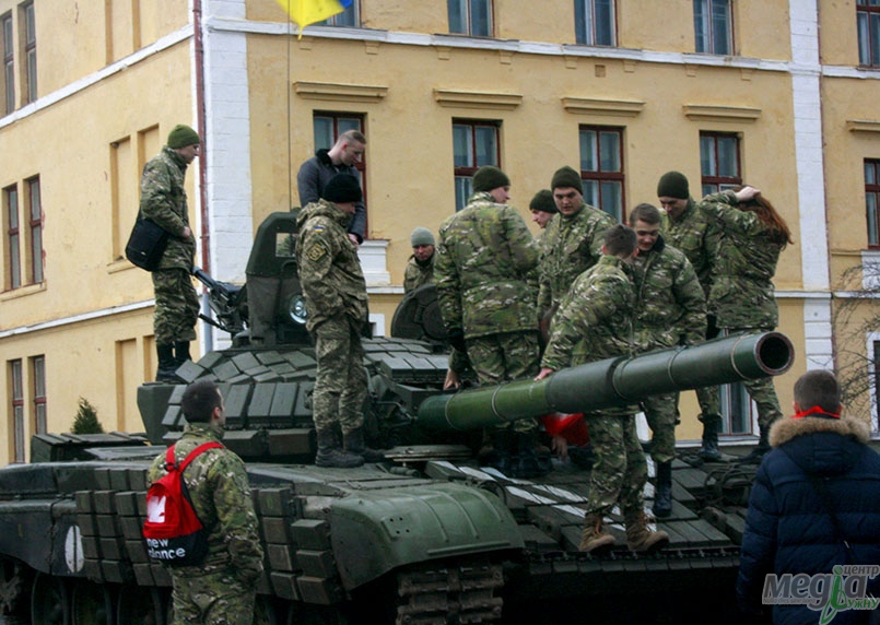 Студенти-військовики побували на Дні відкритих дверей у військовій частині