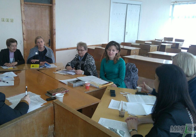 Науково-педагогічні працівники й перспективна молодь УжНУ представили свої напрацювання за минулий рік
