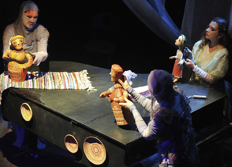 Іноземні філологи вперше дружно відвідали ляльковий театр