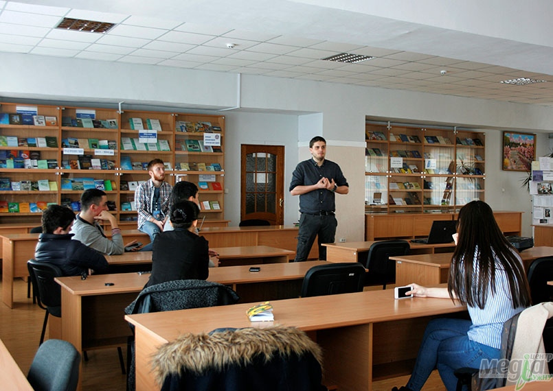 Ужнівська молодь дізнавалася про можливості ЄВС-проектів та медіаграмотність ХХІ століття