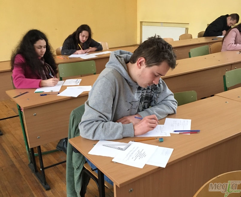 Коледжани УжНУ вибороли призові місця на ІІ етапі Всеукраїнської олімпіади з математики